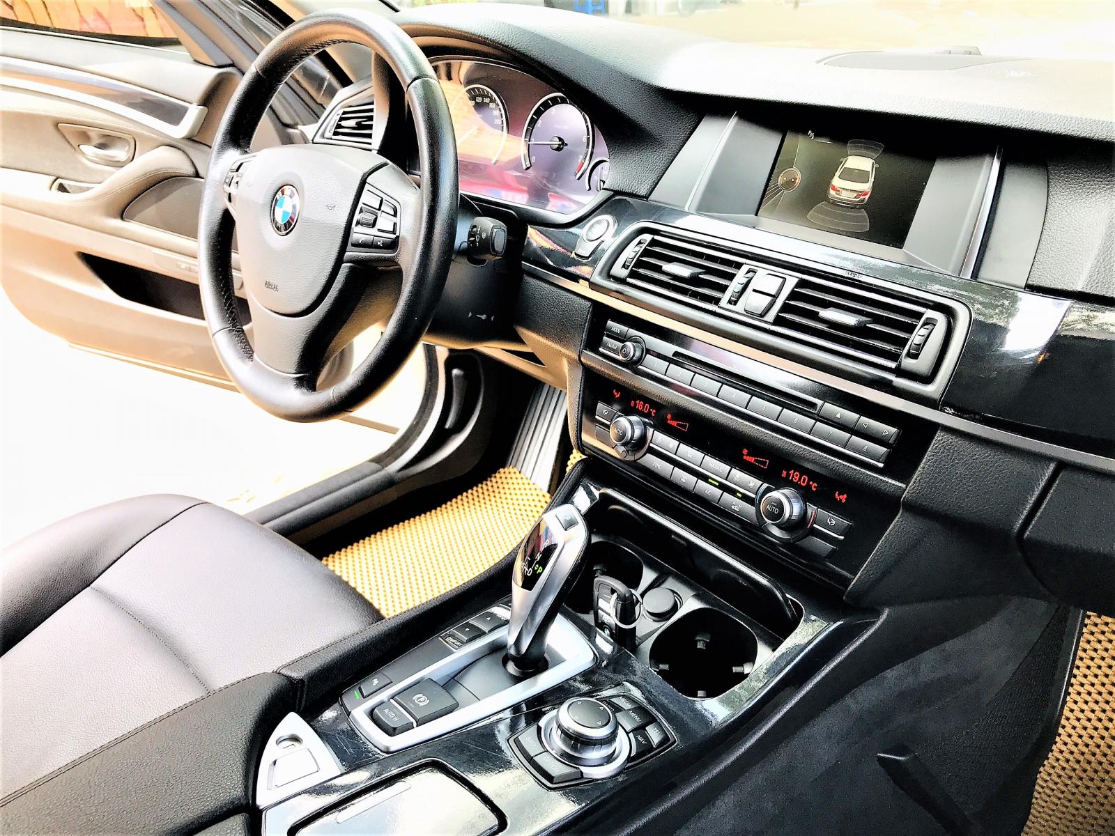 BMW 5 Series 520i 2014 - Bán ô tô BMW 5 Series 520i sản xuất năm 2014, màu trắng, xe nhập
