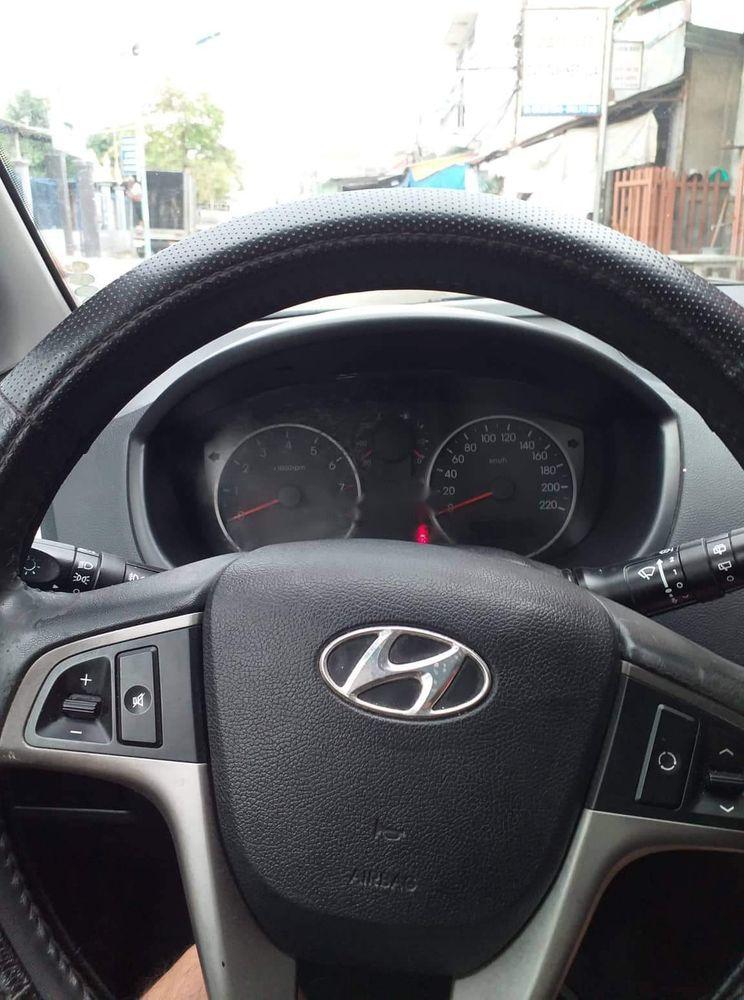 Hyundai i20   2011 - Bán Hyundai i20 năm 2011, màu đỏ, xe số tự động