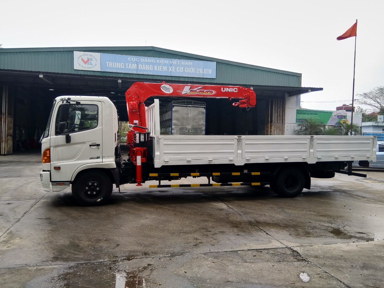 Hino FC 9JLTC 2019 - Cần bán xe tải cẩu Hino FC 9JLTC 2019, màu trắng