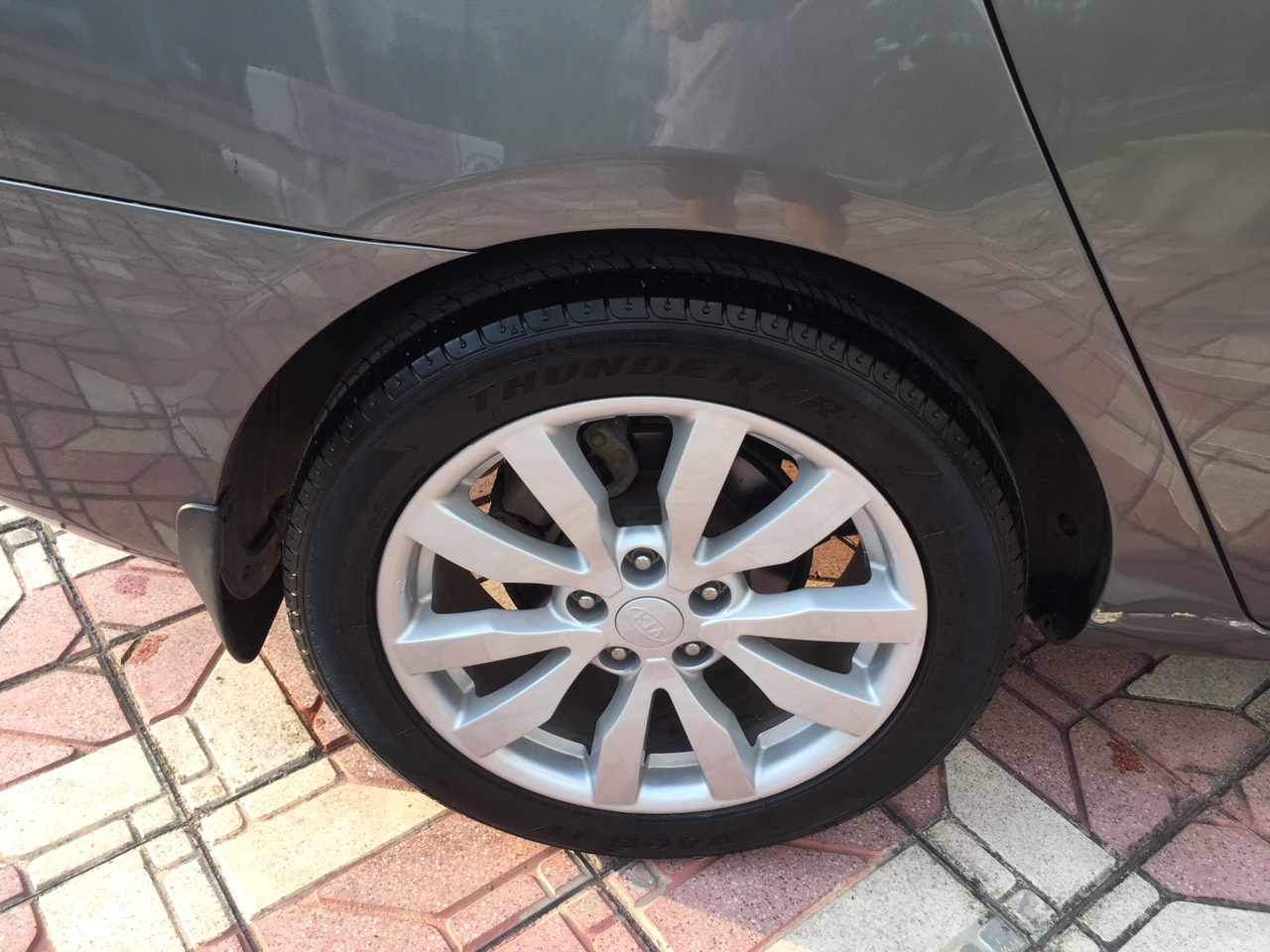 Kia Carens SX 2011 - Bán Kia Carens SX đời 2011, màu xám (ghi), giá cạnh tranh