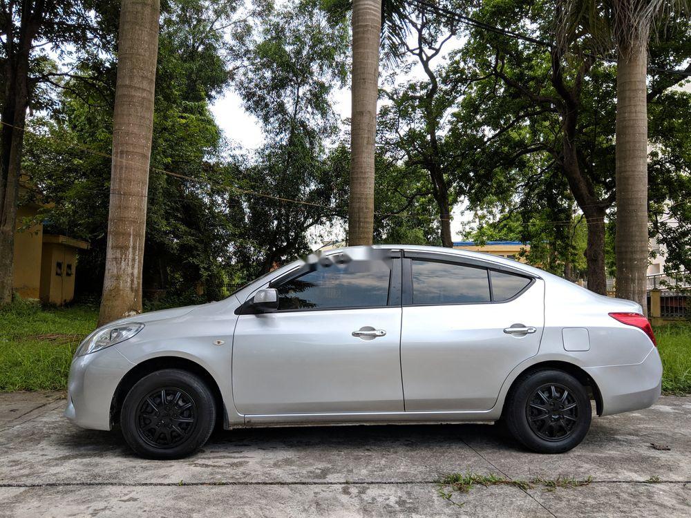 Nissan Sunny   2015 - Cần bán lại xe Nissan Sunny sản xuất năm 2015, màu bạc, Đk lần đầu 2/2016