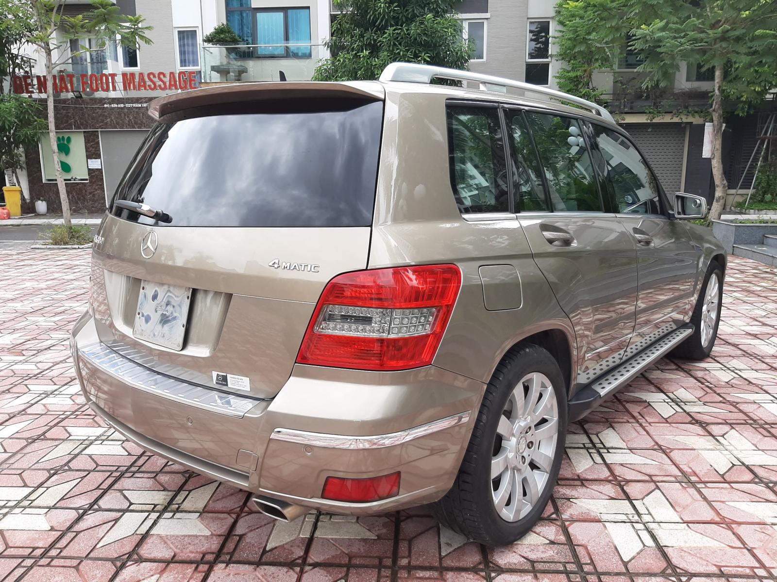 Mercedes-Benz GLK Class 300 2010 - Bán Mercedes 300 sản xuất năm 2010, màu vàng