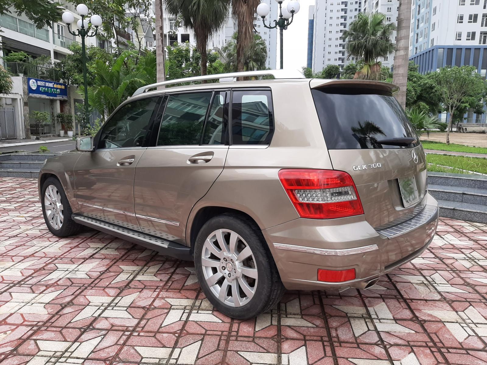 Mercedes-Benz GLK Class 300 2010 - Bán Mercedes 300 sản xuất năm 2010, màu vàng