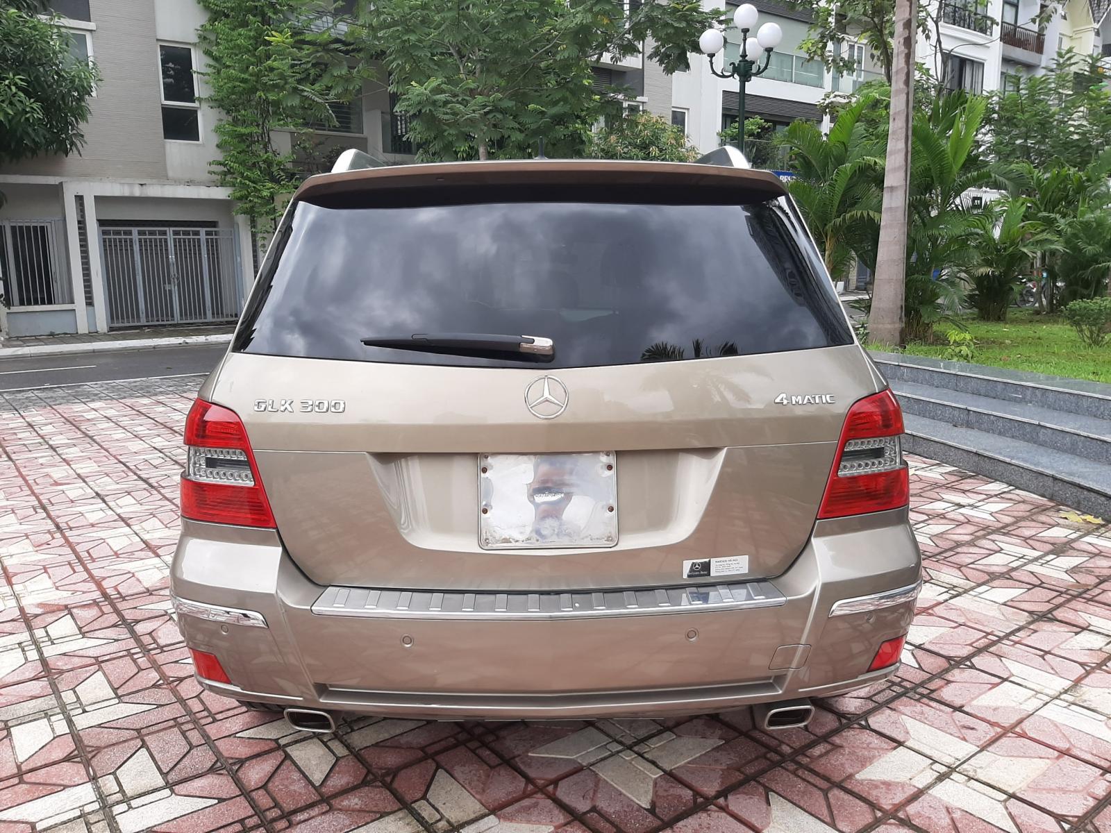 Mercedes-Benz GLK Class 300 2010 - Bán Mercedes 300 sản xuất năm 2010, màu vàng