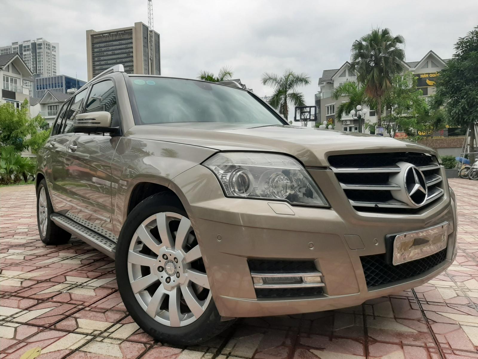 Mercedes-Benz GLK Class 300 2010 - Bán Mercedes 300 sản xuất năm 2010, màu vàng