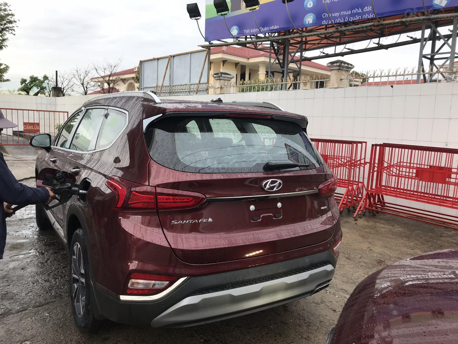 Hyundai Santa Fe 2019 - Bán xe Hyundai Santa Fe đời 2019, màu đỏ giá cạnh tranh