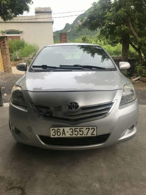 Toyota Vios E 2010 - Chính chủ bán xe Toyota Vios E đời 2010, màu bạc, nhập khẩu