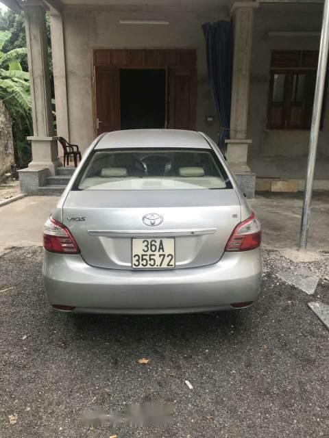 Toyota Vios E 2010 - Chính chủ bán xe Toyota Vios E đời 2010, màu bạc, nhập khẩu