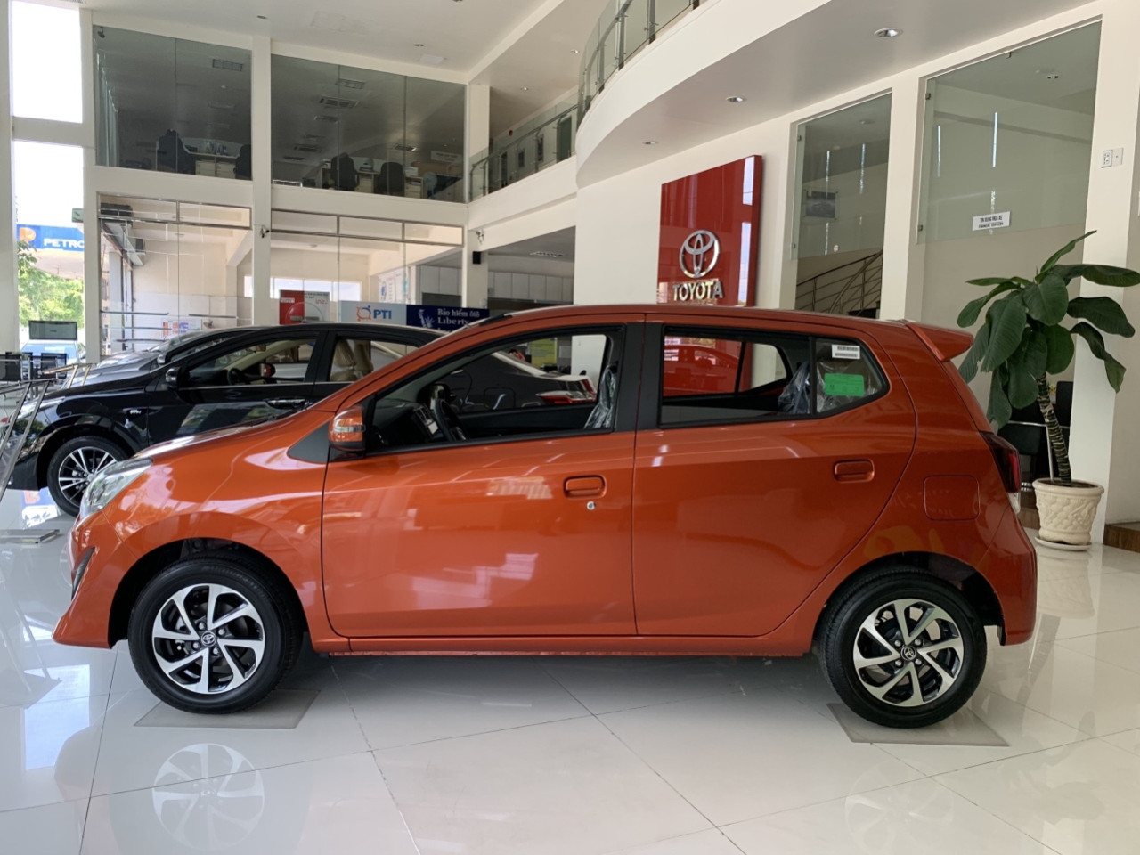 Toyota Wigo 1.2AT 2020 - Bán Toyota Wigo G 2019, số tự động, nhập khẩu Indonesia - Sở hữu ngay chỉ từ 120 triệu