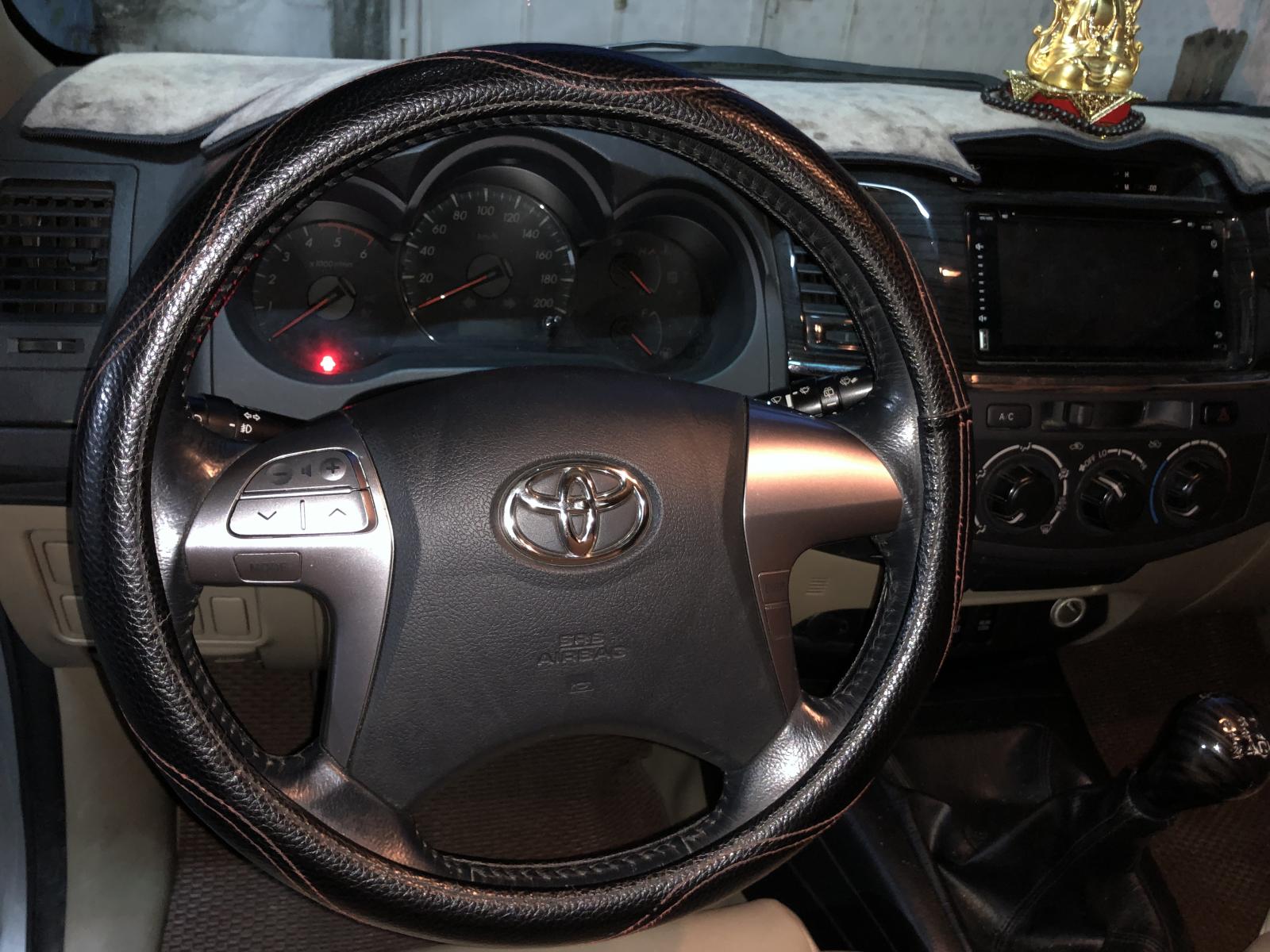 Toyota Fortuner G 2014 - Bán Toyota Fortuner G sản xuất năm 2014, màu bạc, gia đình sử dụng kỹ