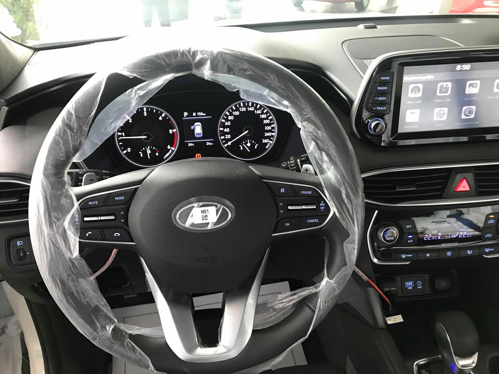 Hyundai Santa Fe 2019 - Cần bán Hyundai Santa Fe 2019, màu đen, giá cực tốt + Khuyến mãi hấp dẫn, LH: Hữu Hân 0902 965 732