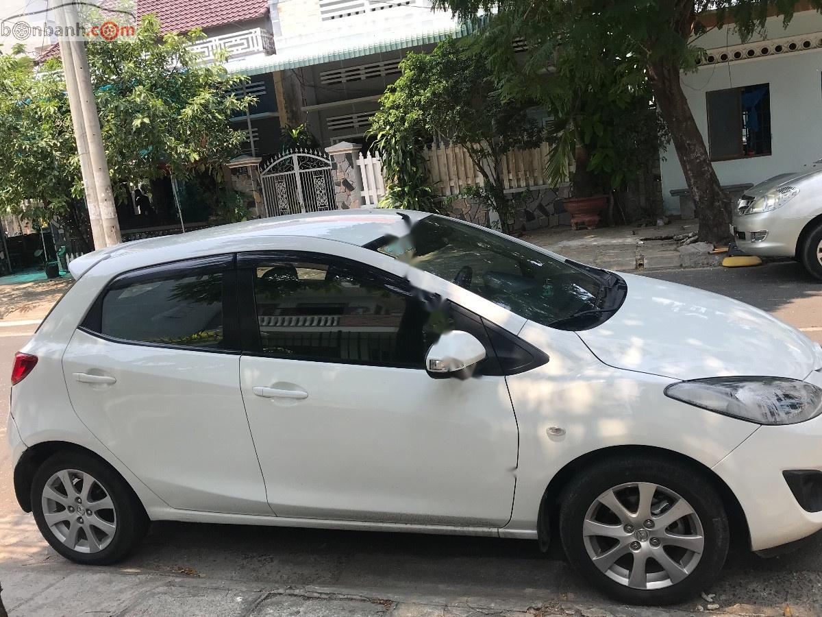 Mazda 2 2011 - Cần bán Mazda 2 đời 2011, màu trắng chính chủ