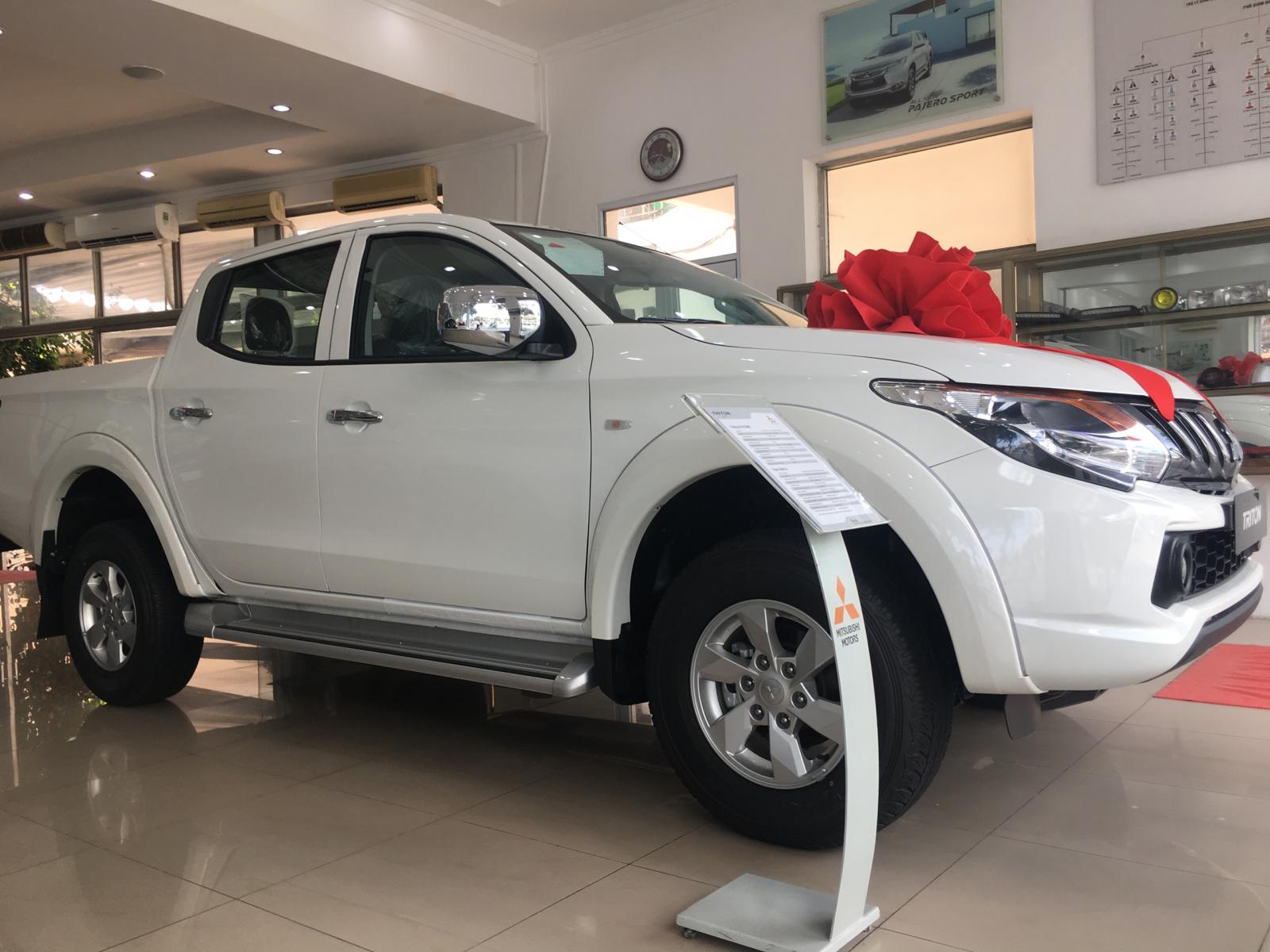 Mitsubishi Triton 2019 - Bán xe Triton, màu trắng, giao ngay, khuyến mãi lớn