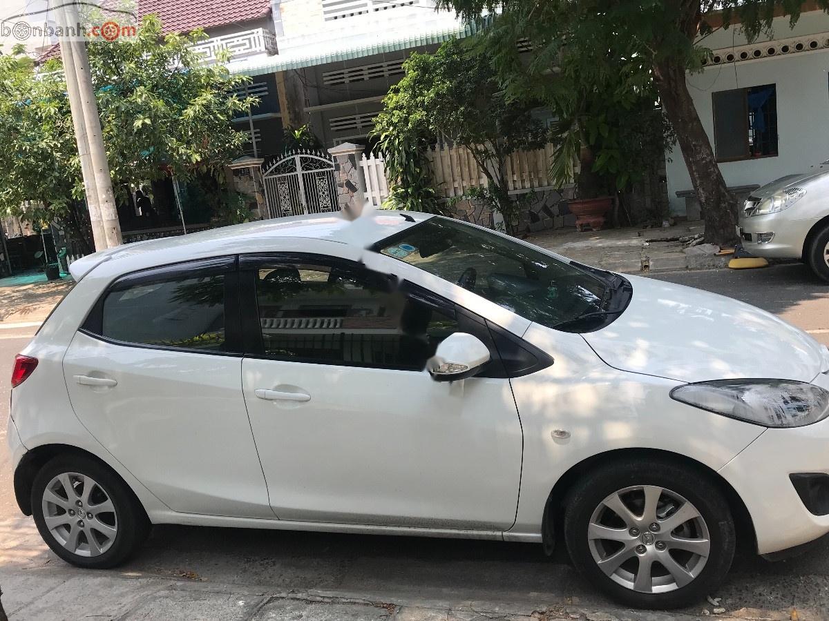 Mazda 2 2011 - Cần bán Mazda 2 đời 2011, màu trắng chính chủ