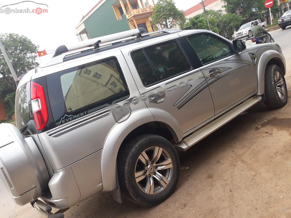 Ford Everest 2.5L 4x2 AT 2010 - Cần bán xe Ford Everest 2.5L 4x2 AT năm 2010, màu bạc  