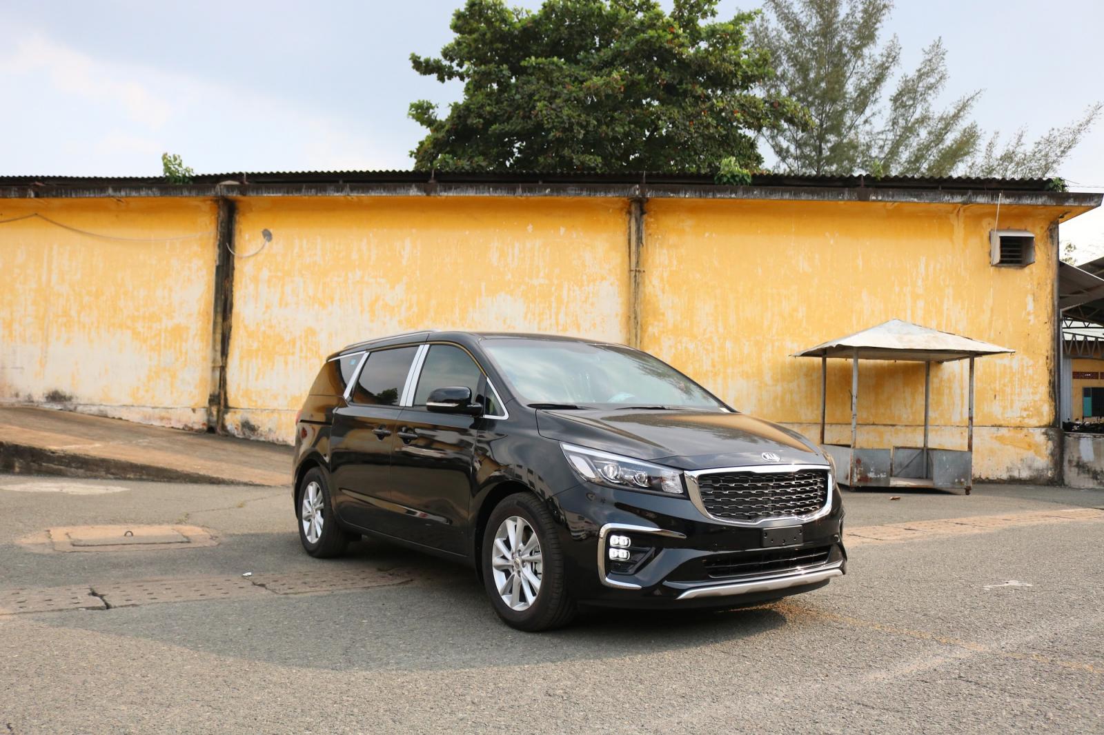 Kia Sedona 2019 - Bán Kia Sedona 2019, máy dầu đưa trước 360tr có xe + giảm giá đặc biệt đến 40tr + quà tặng, 0933920564