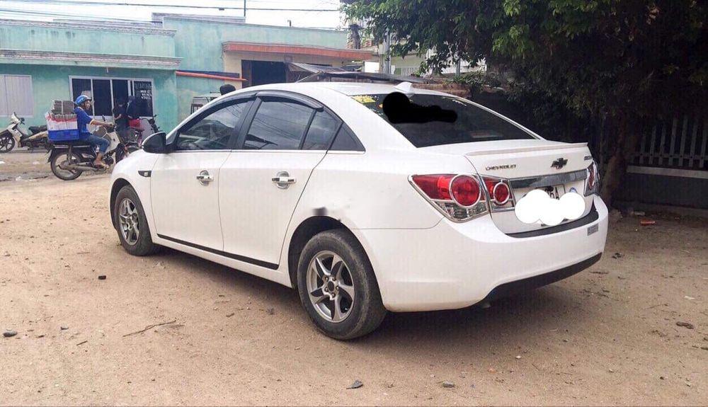 Chevrolet Cruze    LS  2010 - Bán Chevrolet Cruze LS năm 2010, màu trắng, xe rất đẹp và êm