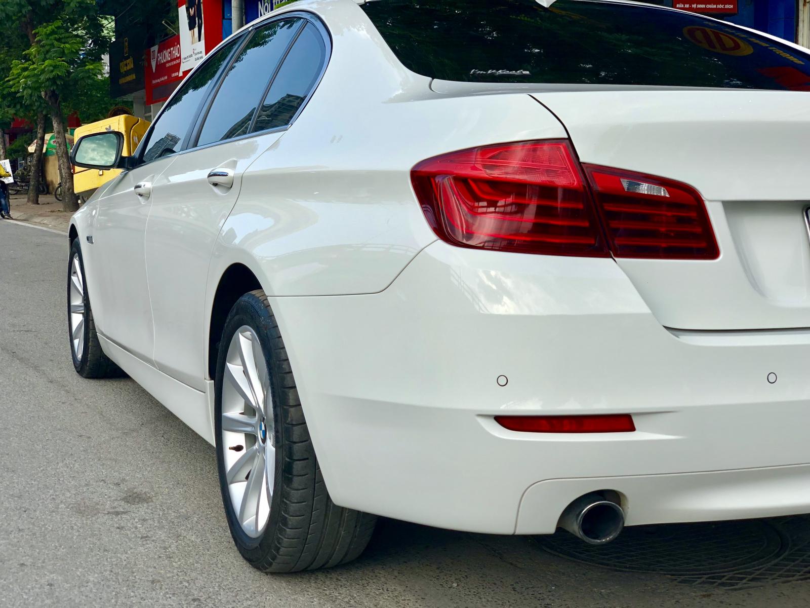 BMW 5 Series 535i   2014 - Bán BMW 535i 3.0L màu trắng/kem sản xuất 2014