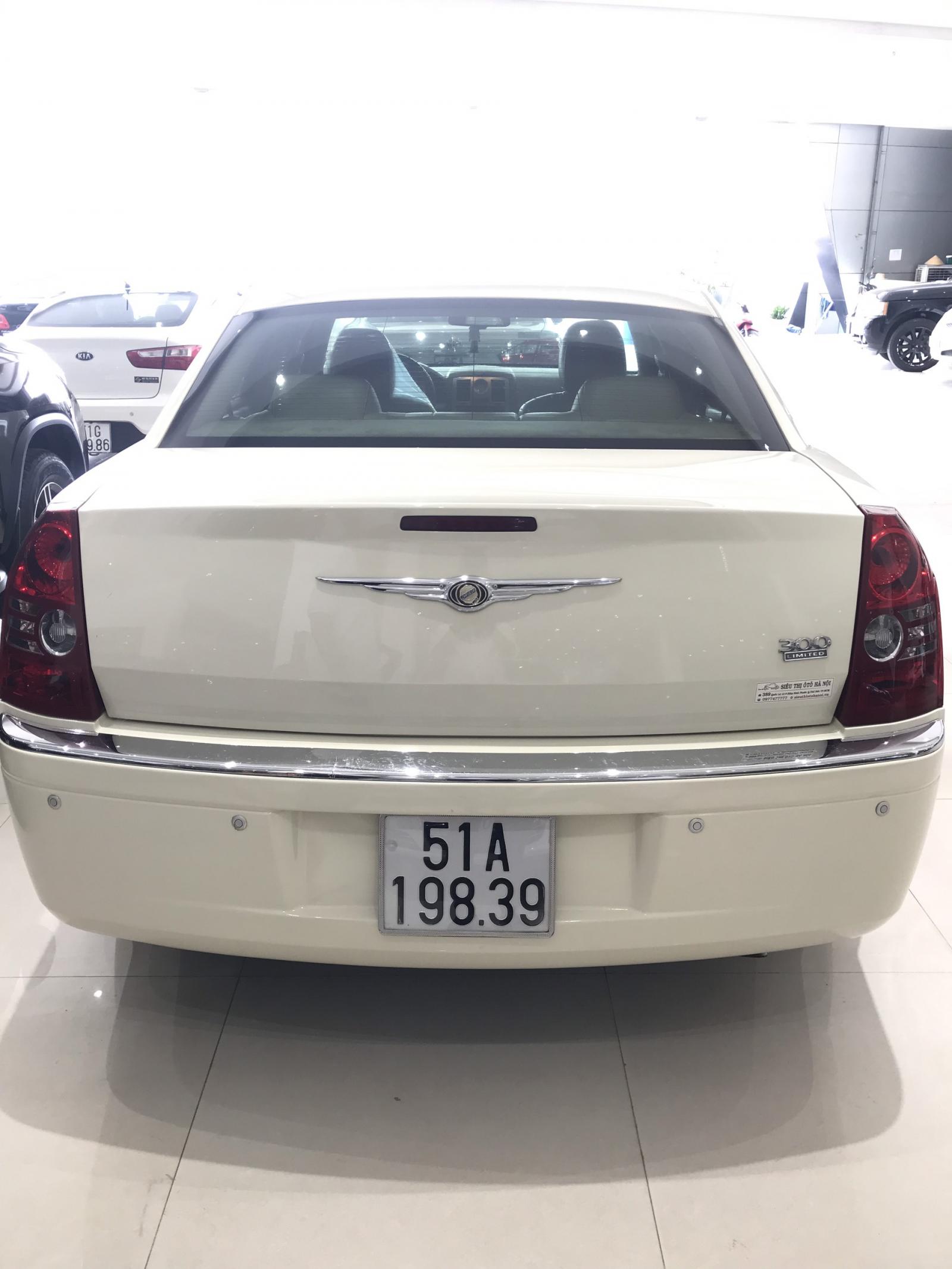 Chrysler 300 2010 - Bán ô tô Chrysler 300 2010, màu trắng, xe nhập, giá tốt