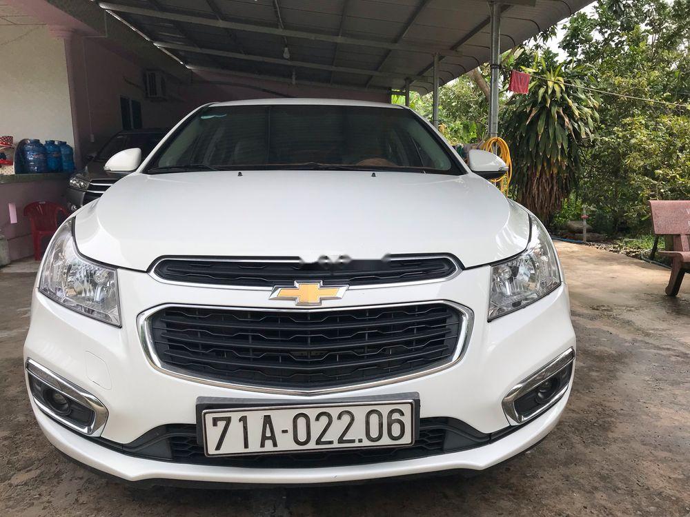 Chevrolet Cruze   2015 - Cần bán gấp Chevrolet Cruze đời 2015, màu trắng