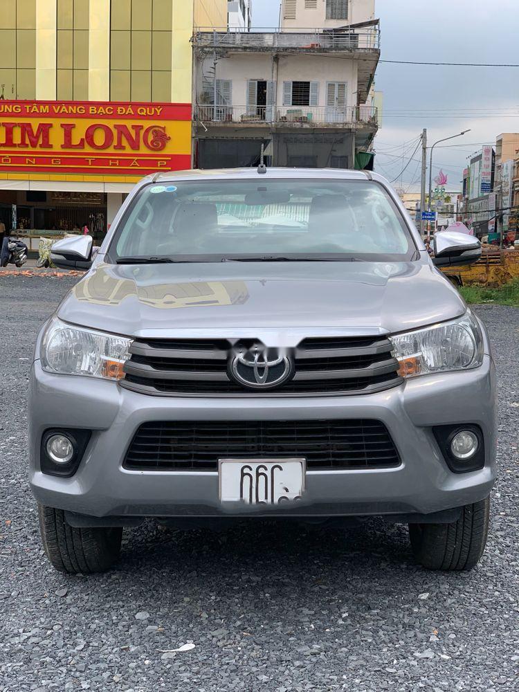 Toyota Hilux     2016 - Bán Toyota Hilux năm 2016, màu bạc, nhập khẩu, xe đẹp không đâm đụng