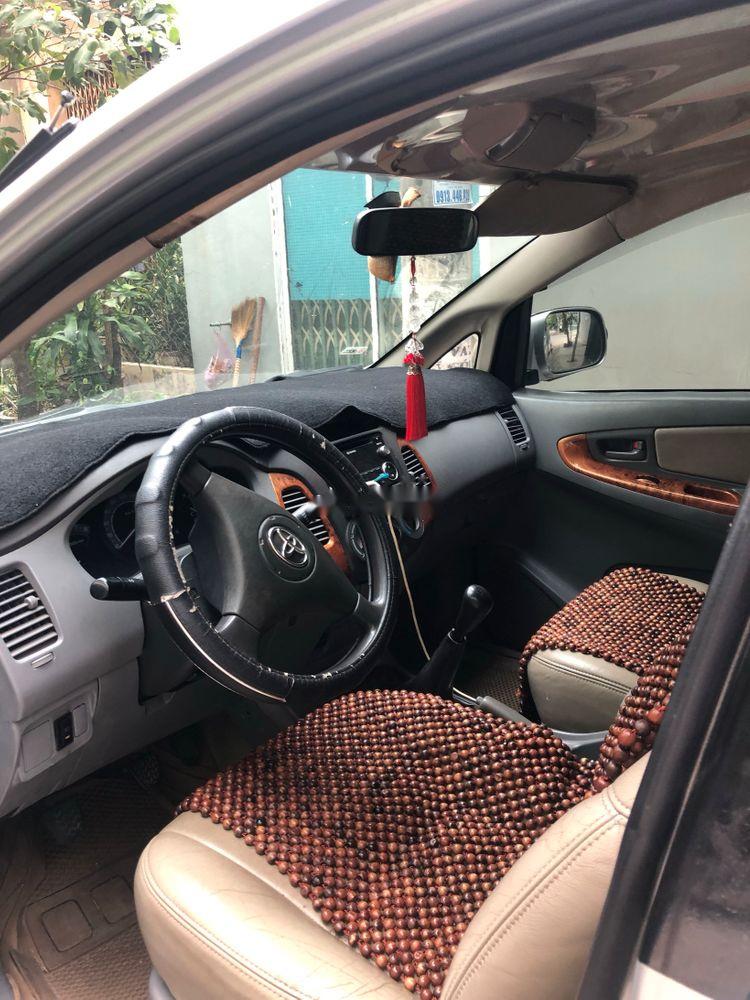 Toyota Innova J 2008 - Bán xe Toyota Innova J sản xuất 2008, màu bạc