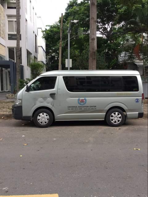 Toyota Hiace 2010 - Bán Toyota Hiace đời 2010, màu xanh ngọc