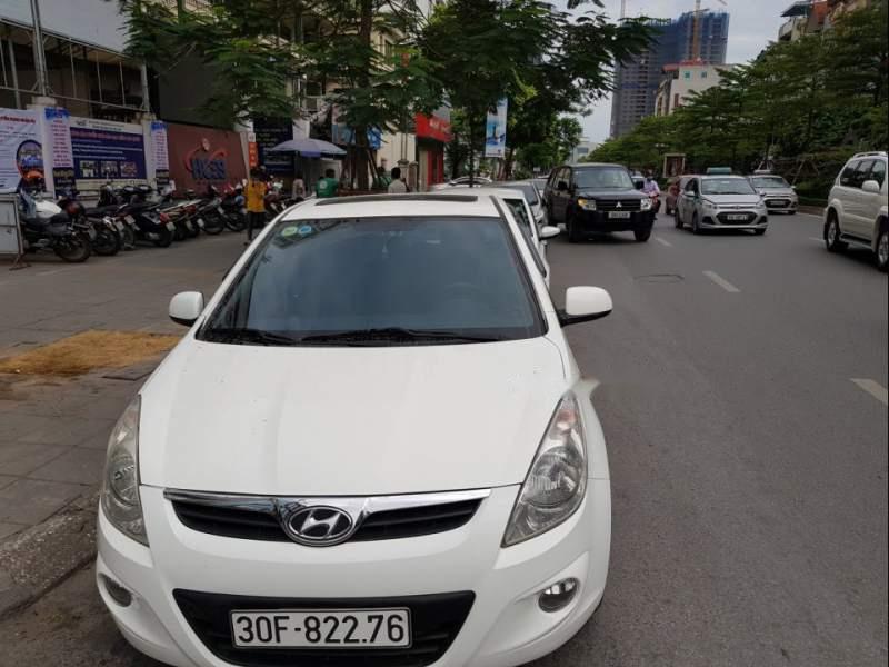 Hyundai i20 2011 - Chính chủ bán xe Hyundai i20 SX 2011, màu trắng, nhập khẩu, biển Hà Nội