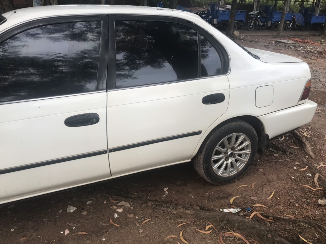 Toyota Corolla GL 1993 - Bán Toyota Corolla GL năm 1993, màu trắng, nhập khẩu nguyên chiếc