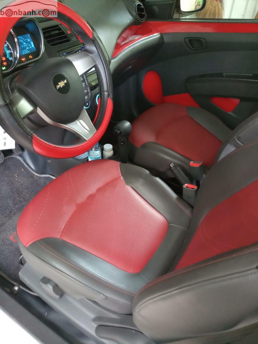 Chevrolet Spark LTZ 1.0 2014 - Bán Chevrolet Spark LTZ 1.0 đời 2014, màu trắng xe gia đình