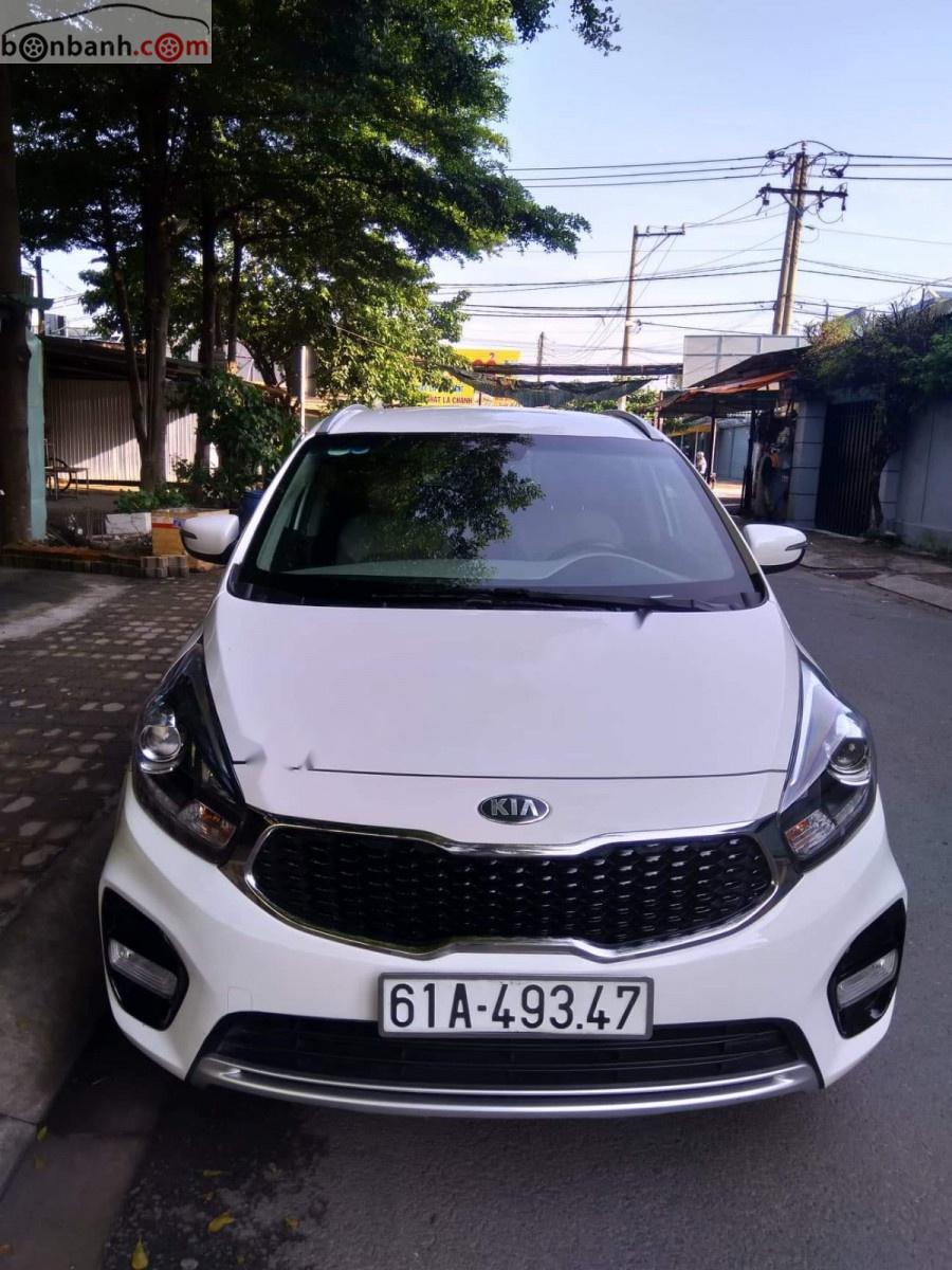 Kia Rondo 2018 - Cần bán lại xe Kia Rondo đời 2018, màu trắng