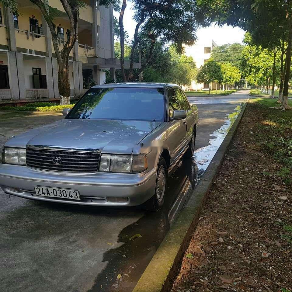 Toyota Crown 1993 - Bán Toyota Crown năm sản xuất 1993, màu bạc, nhập khẩu nguyên chiếc