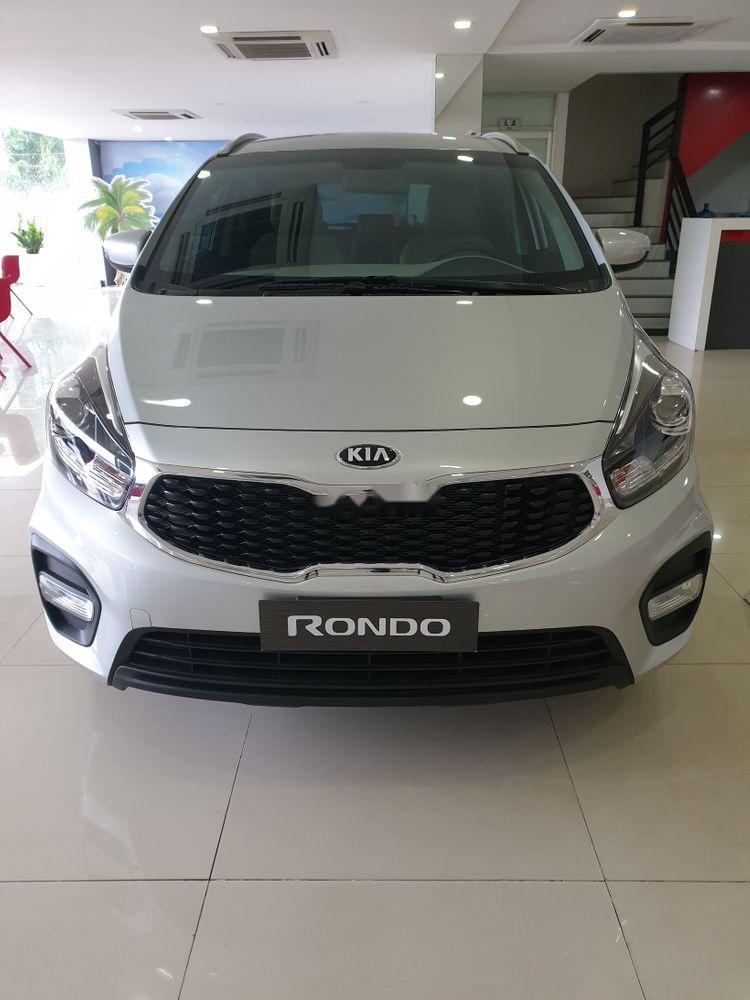 Kia Rondo  Standard MT 2019 - Cần bán xe Kia Rondo 2019, màu trắng