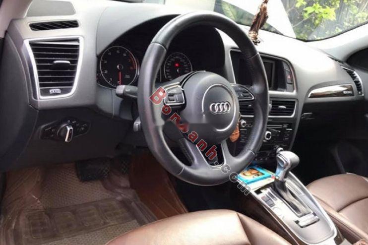 Audi Q5  2.0 AT  2013 - Cần bán lại Audi Q5 2.0 AT 2013, màu trắng, xe nhập