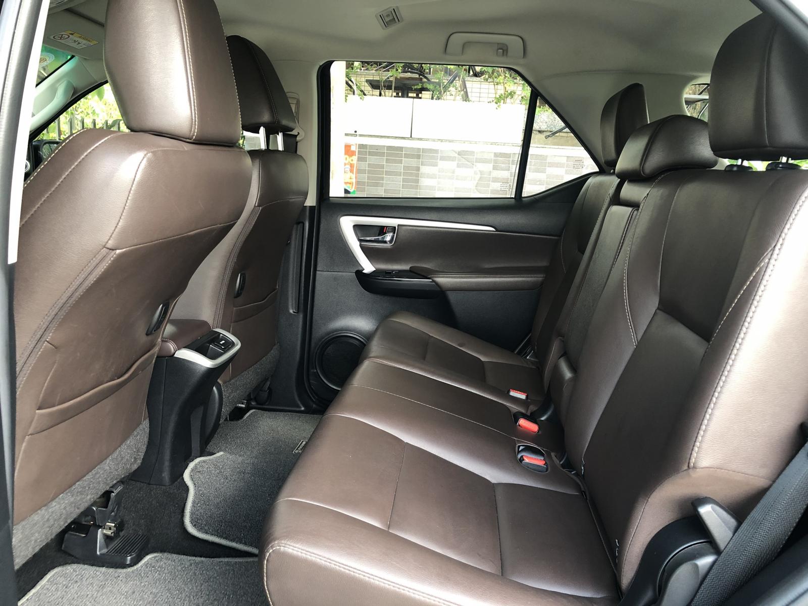 Toyota Fortuner  2.7V (4x2) 2018 - Cần bán xe Toyota Fortuner 2.7V (4x2), model 2018, màu đen