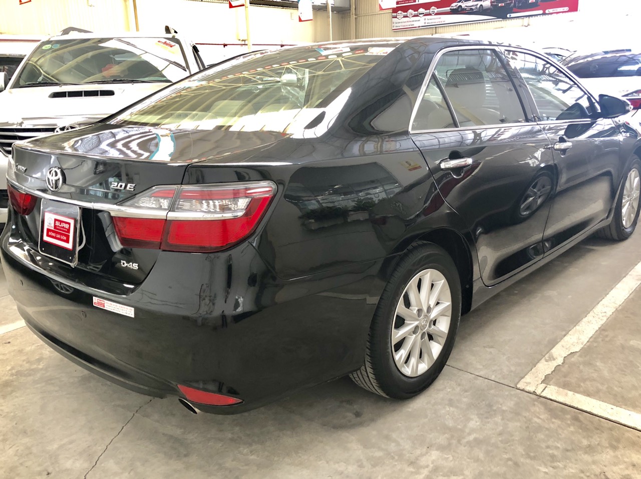 Toyota Camry E 2015 - Bán ô tô Toyota Camry E đời 2015, màu đen