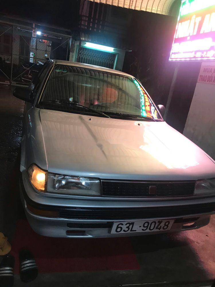 Toyota Corolla 1988 - Cần bán Toyota Corolla đời 1988, màu bạc, nhập khẩu