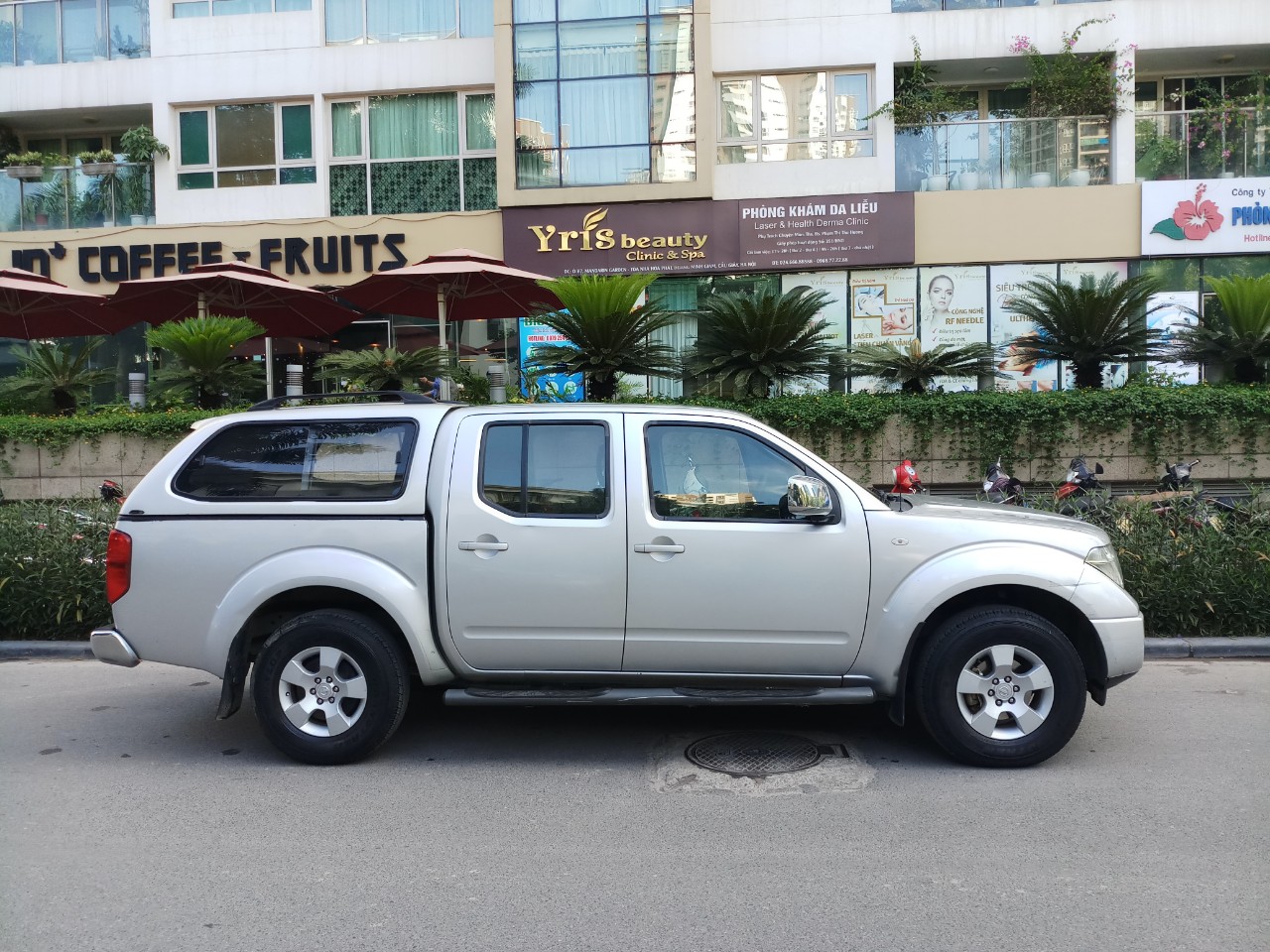 Nissan Navara LE 2.5MT 4WD 2013 - Ô Tô Thủ Đô bán Nissan Navara LE 2.5MT 4WD 2013, màu bạc 359 triệu