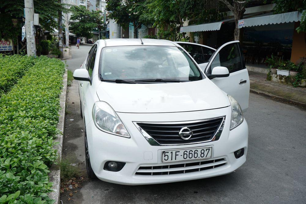 Nissan Sunny 2016 - Bán Nissan Sunny năm 2016, màu trắng, nhà còn mới 90%