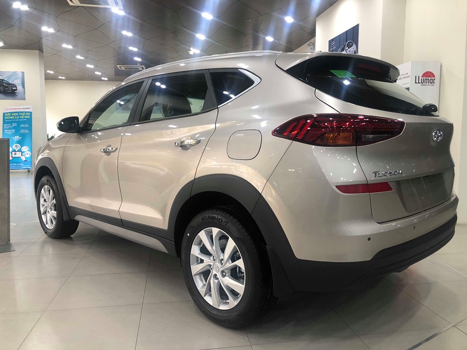 Hyundai Tucson 2019 - Bán Hyundai Tucson 2.0 vàng be tiêu chuẩn 2019 - đủ màu, tặng 10-15 triệu - nhiều ưu đãi, LH 0964898932