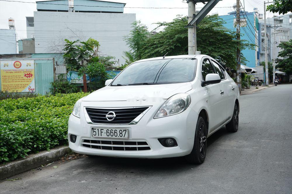 Nissan Sunny 2016 - Bán Nissan Sunny năm 2016, màu trắng, nhà còn mới 90%