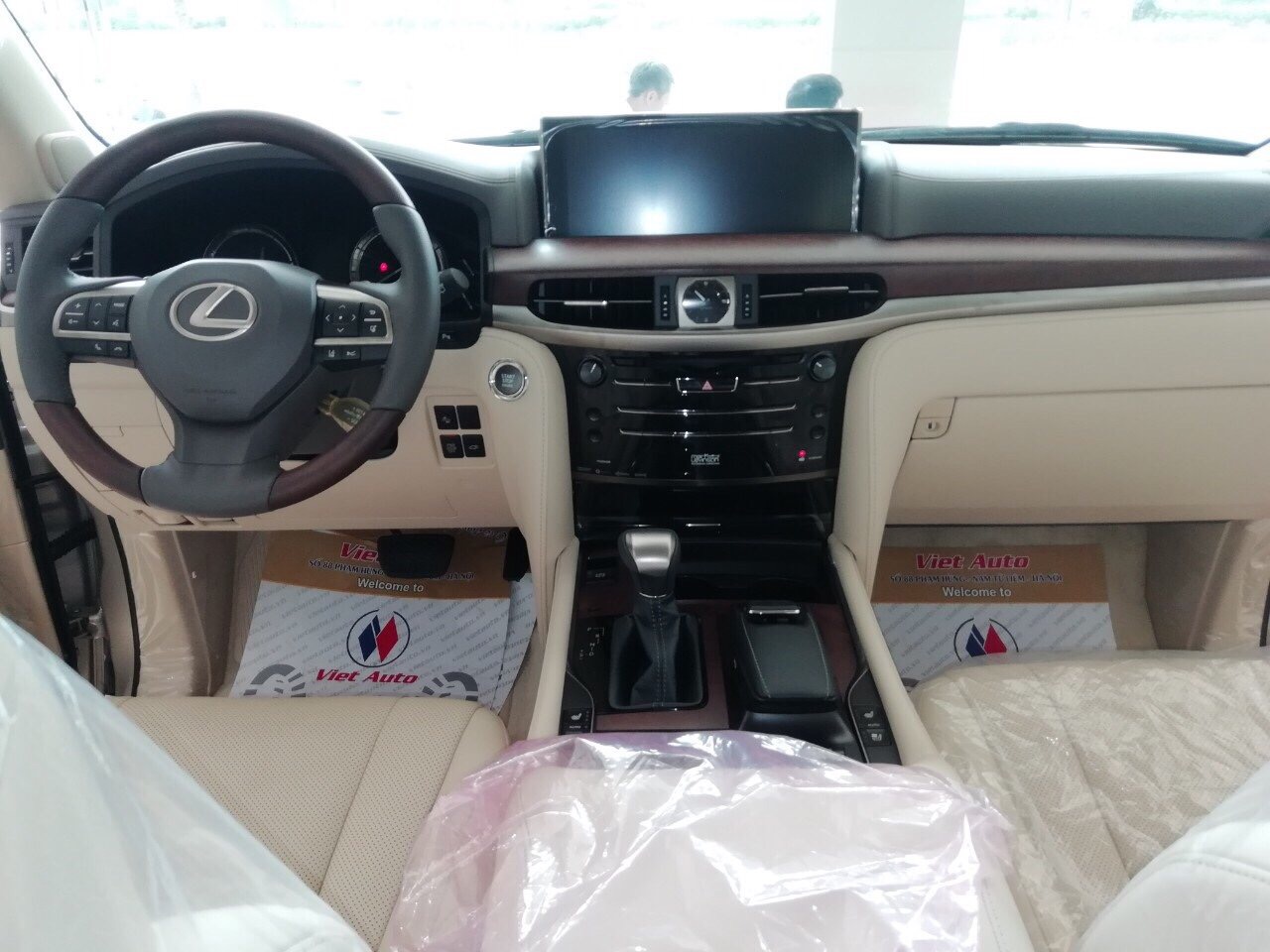 Lexus LX 570 2019 - Cần bán Lexus LX 570 đời 2019, màu vàng, xe nhập