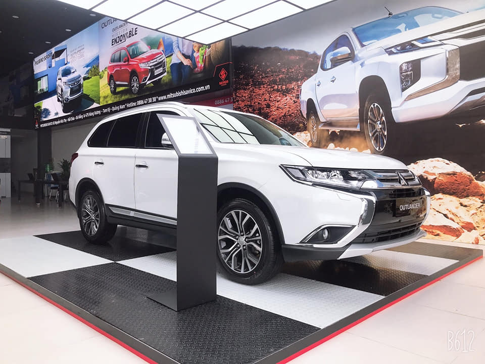 Mitsubishi Outlander 2019 - Bán xe Mitsubishi Outlander đời 2019, màu trắng, giá 807tr