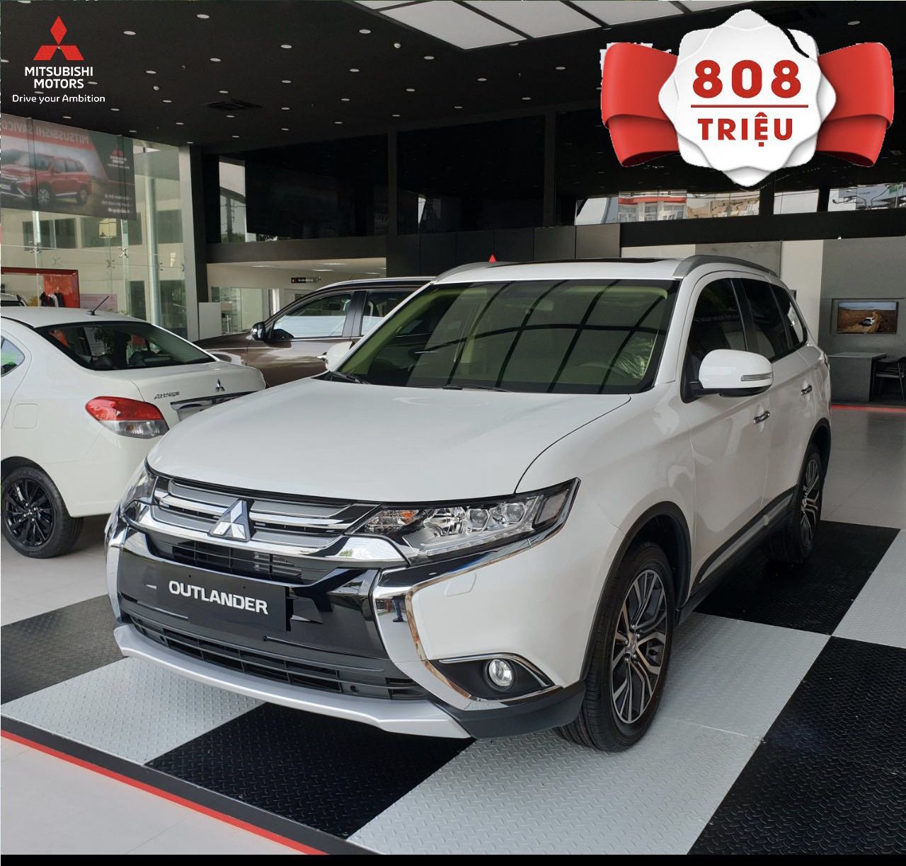 Mitsubishi Outlander 2019 - Bán xe Mitsubishi Outlander đời 2019, màu trắng, giá 807tr