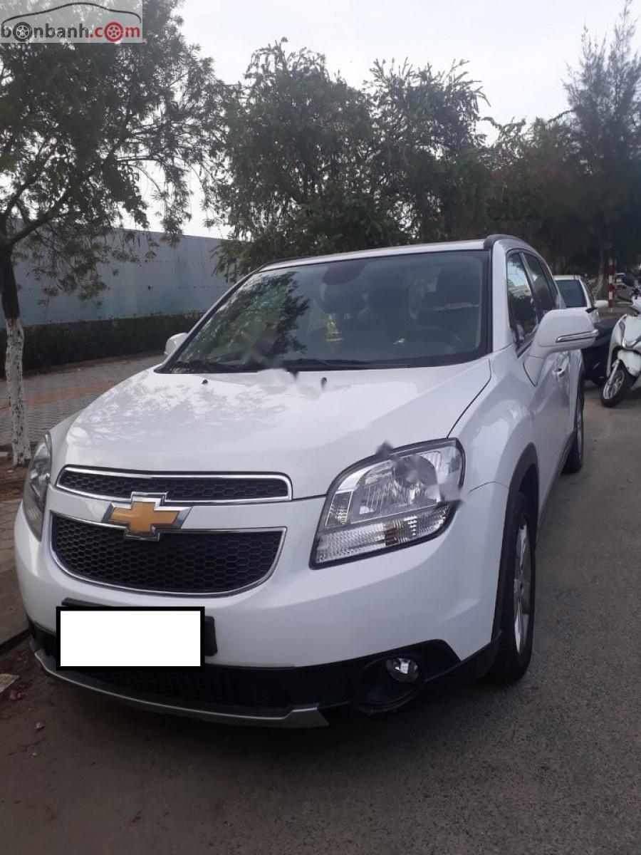 Chevrolet Orlando LTZ 1.8 2017 - Cần bán xe Chevrolet Orlando LTZ 1.8 năm 2017, màu trắng