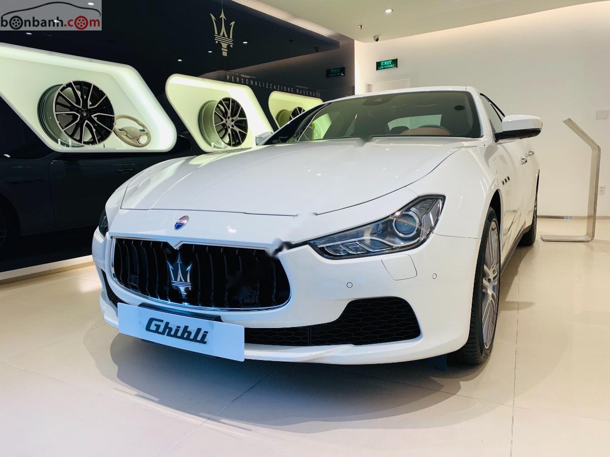 Maserati Ghibli 3.0 V6 2016 - Cần bán lại xe Maserati Ghibli 3.0 V6 năm 2016, màu trắng, nhập khẩu