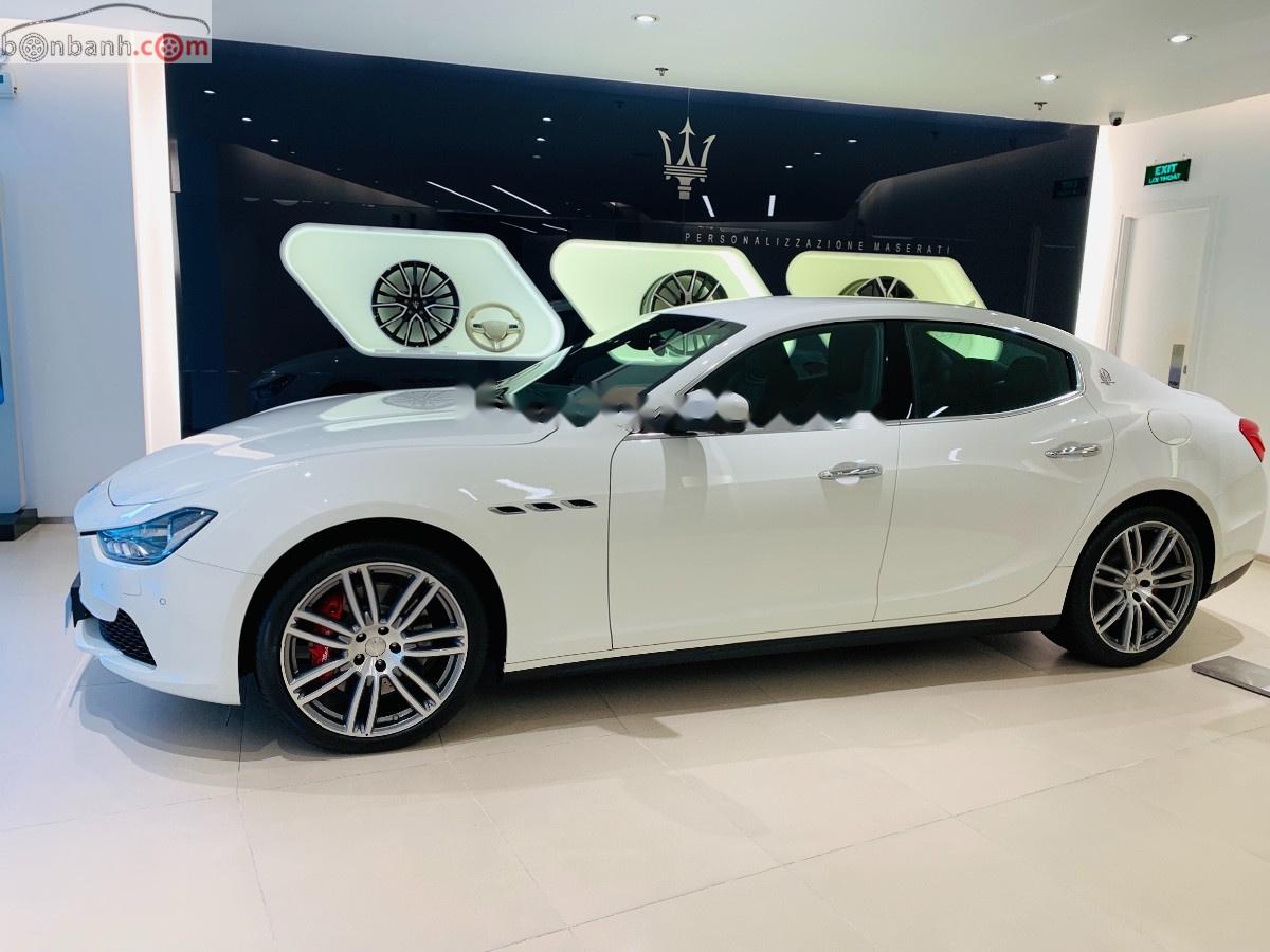 Maserati Ghibli 3.0 V6 2016 - Cần bán lại xe Maserati Ghibli 3.0 V6 năm 2016, màu trắng, nhập khẩu