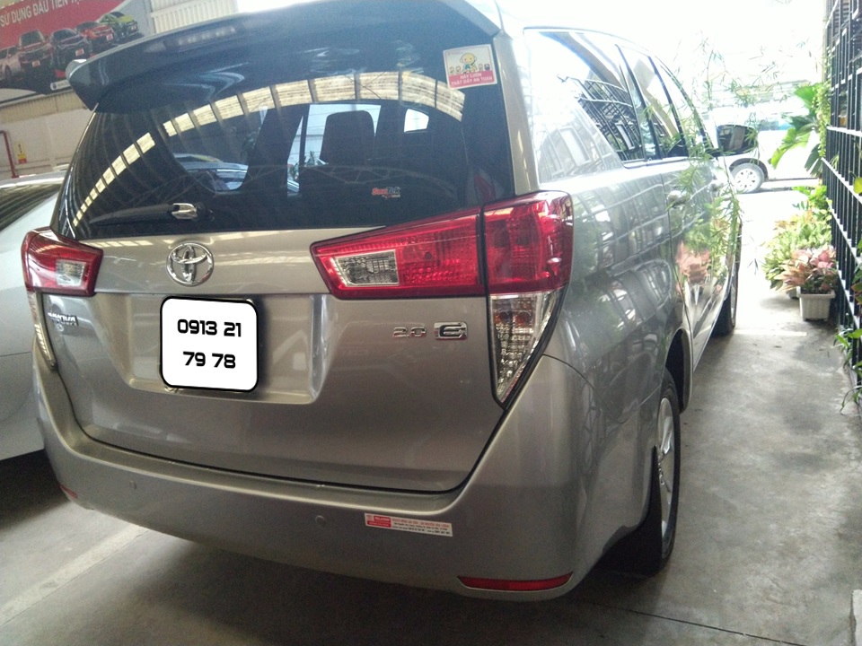 Toyota Innova E 2016 - Cần bán xe Toyota Innova E đời 2016, màu bạc