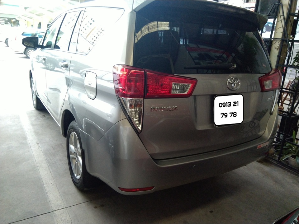 Toyota Innova E 2016 - Cần bán xe Toyota Innova E đời 2016, màu bạc