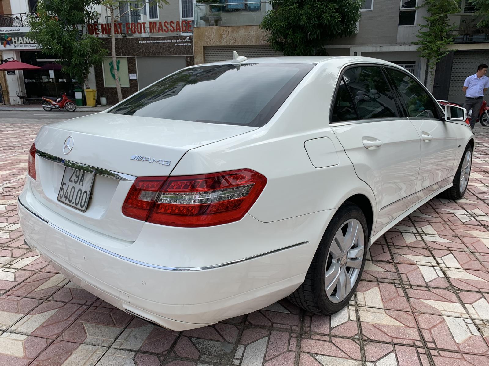 Mercedes-Benz E class E250 2011 - Bán xe Mercedes E250 năm 2011, màu trắng